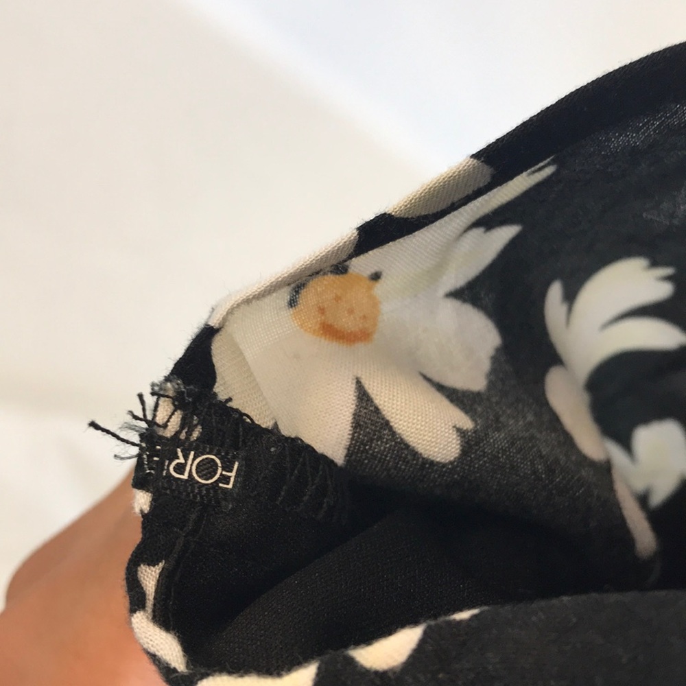 Cut out summer dress. - Picture 6 of 6
